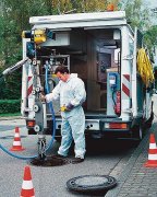 緊湊型直流電動(dòng)機(jī)高牽引下水道機(jī)器人